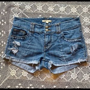 CAbi Shorts - CAbi Women’s Blue Jean Denim Distressed Shorts * CAbi Shorts - CAbi Women’s Blue Jean Denim Distressed Shorts *
